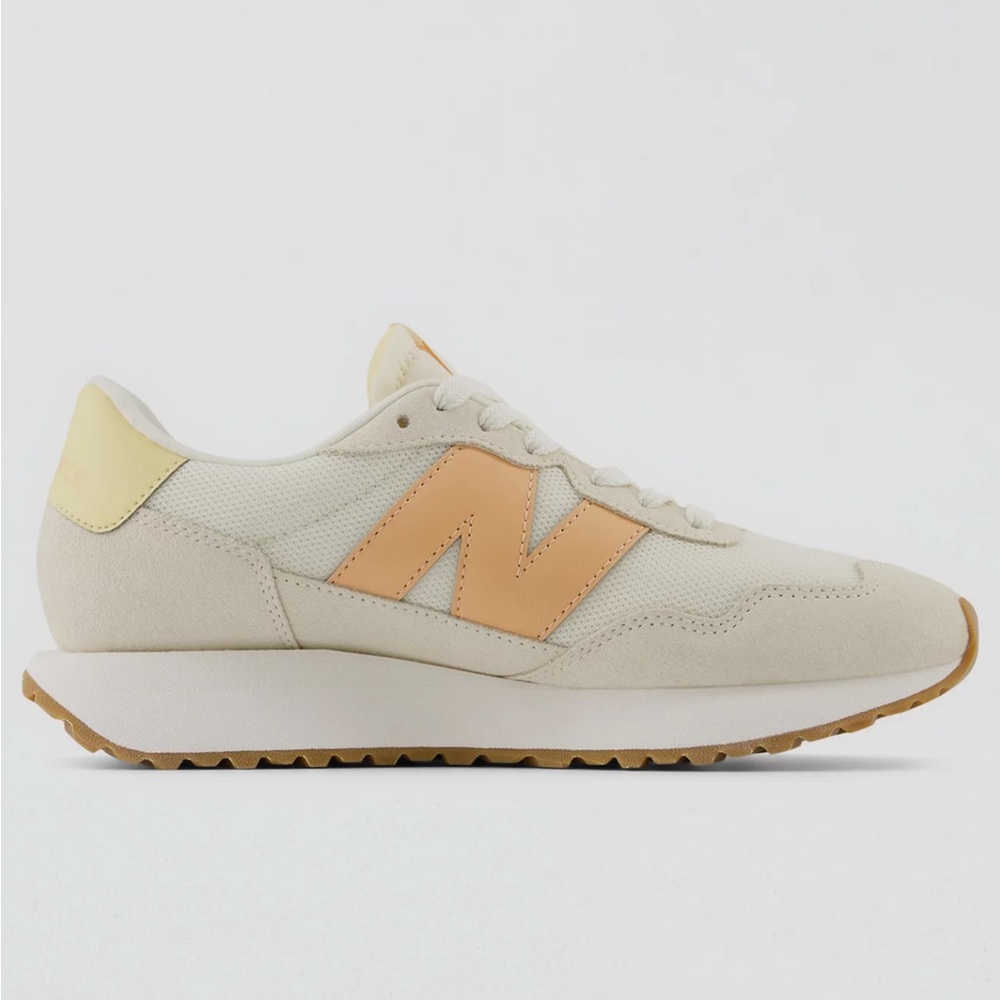New Balance Women's 237 Sneaker
